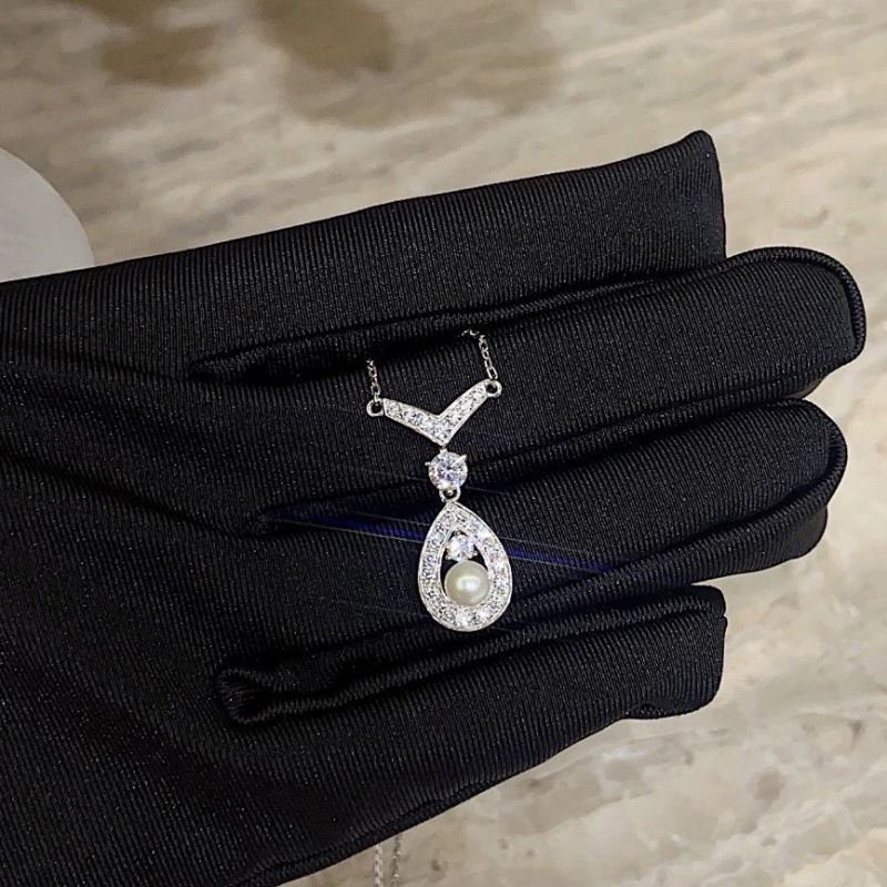 CHAUMET